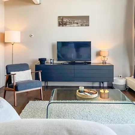 2 Bedroom Awesome In Tonge