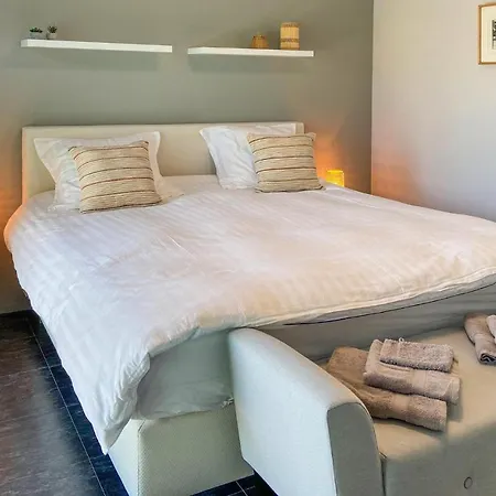 Cozy In Tonge With House Sea View