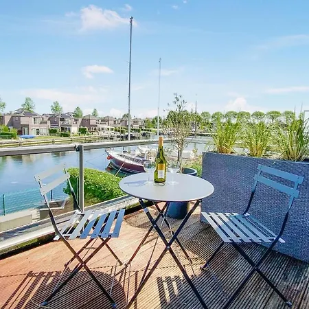 Holiday home Cozy In Tonge With House Sea View Oude-Tonge