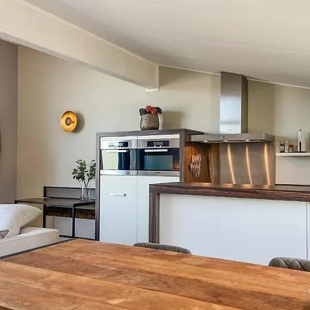 Cozy In Tonge With House Sea View