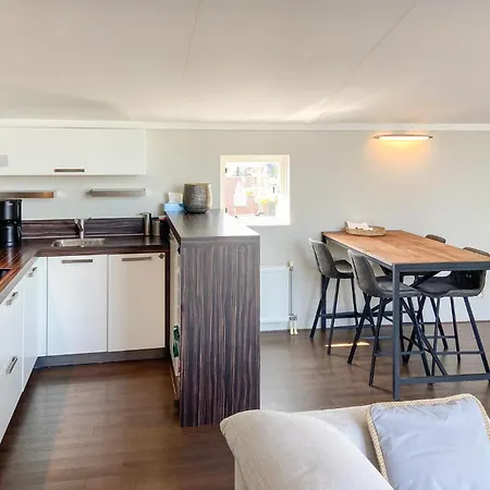 Cozy In Tonge With House Sea View Holiday home *