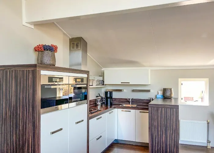 2 Bedroom Awesome In Tonge * Oude-Tonge