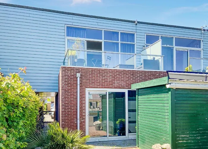 2 Bedroom Awesome In Tonge Dom wakacyjny