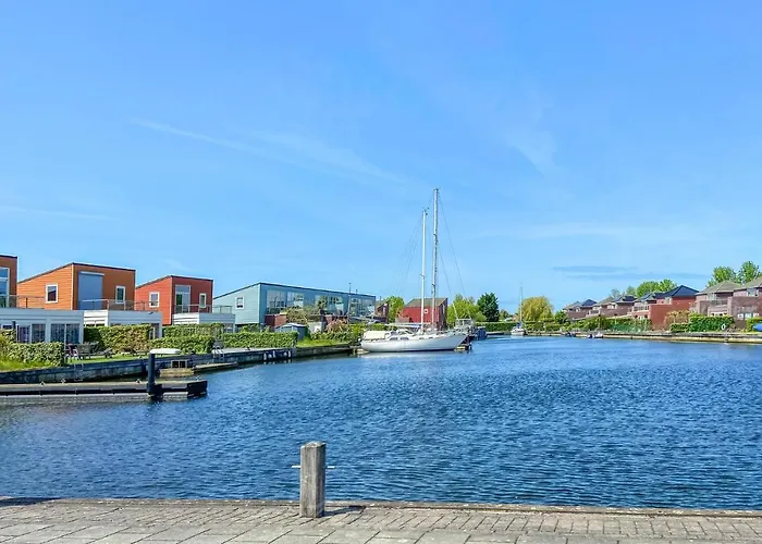 2 Bedroom Awesome In Tonge Oude-Tonge